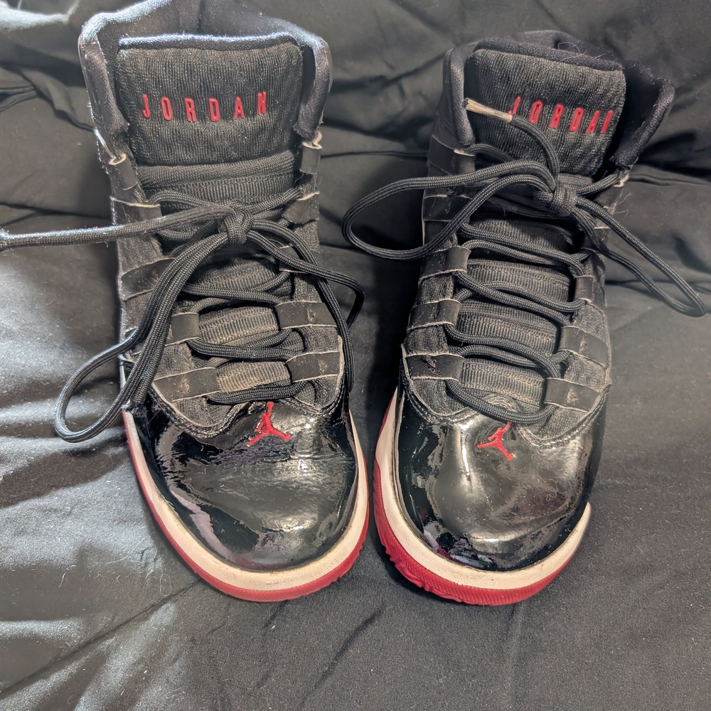 Jordan Kids Black and Red Sneakers